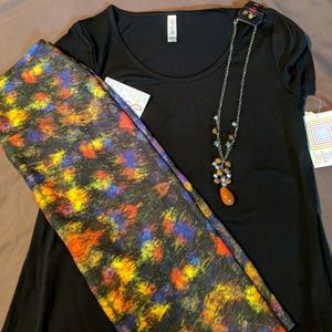 LuLaRoe Classic T & Cassie skirt